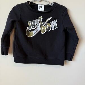Nike unisex toddler Black and Green Graphic Sweatshirt 24 months